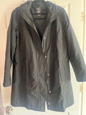 Women's LL Bean H2OFF Raincoat, PrimaLoft-Lined Black L